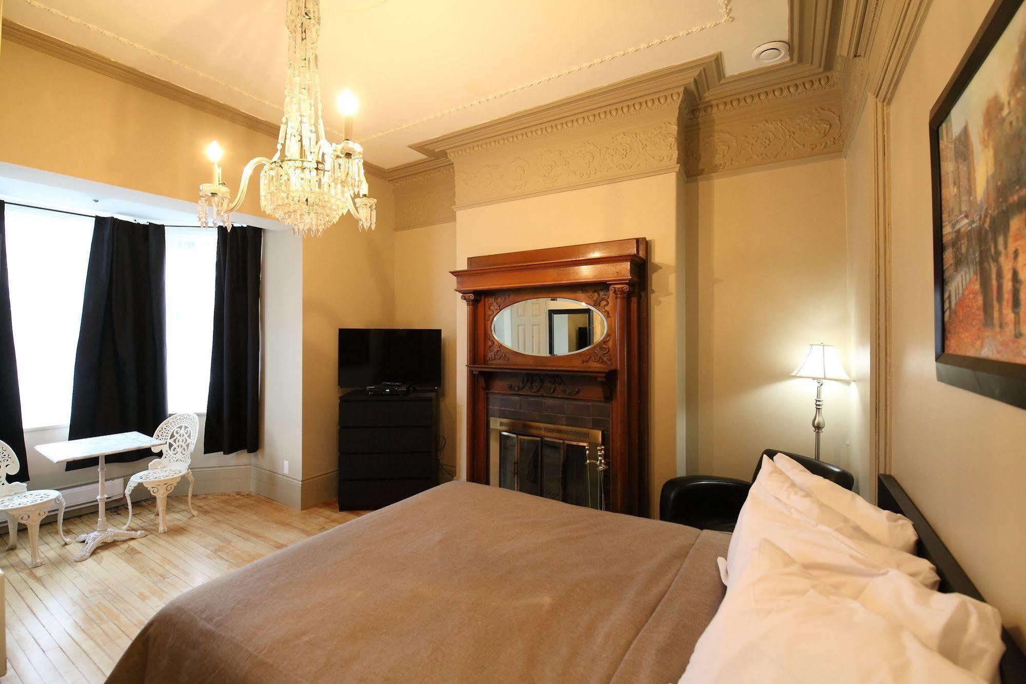 Hotel Manoir Vieux-Quebec Εξωτερικό φωτογραφία